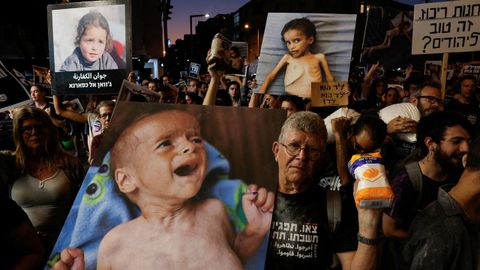 Protesta en Tel Aviv contra la crisis humanitaria causada en Gaza por el Gobierno de Benjamin Netanyahu