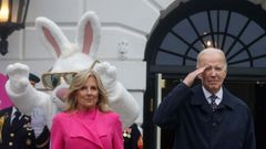 Biden y la primera dama, en la fiesta de Pascua este lunes en la Casa Blanca.