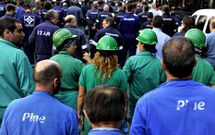Los trabajadores auxiliares han padecido de forma dr�stica despidos y ajustes de plantilla. 