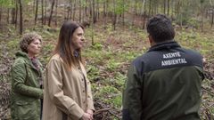 La conselleira y la directora xeral de Planificaci�n Forestal en un monte certificado