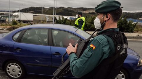 Imagen de archivo de un control de la Guardia Civil en A Corua