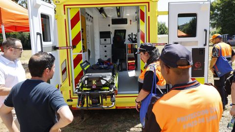 Los voluntarios pudieron conocer los materiales con los que trabajan otros servicios de emergencia