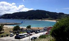 Vista del Porto de Bares, donde se iz� el s�bado la ense�a azul que reconoce la calidad del arenal. 