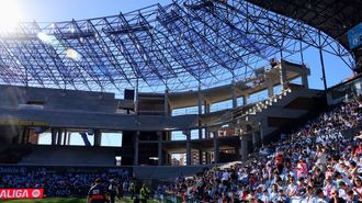 Imagen reciente de las obras de la grada de Gol del estadio de Bala�dos.