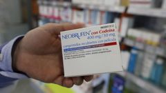 Neobrufen con codena en una farmacia de Ourense