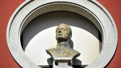 Busto de Juan Carlos I en la fachada del Concello de Ferrol, donde no hay ninguna calle o parque con el nombre del em�rito