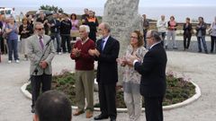 Homenaje a Adolfo Ros en la playa de Doni�os en agosto de 2010