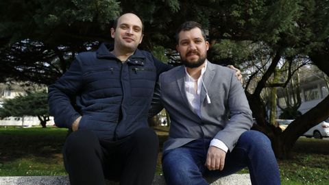 Oleksandr Chebotar y Nizar Kerbazh, mdicos que amplan estudios en la USC, esta tarde en el Campus Vida de Santiago