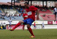 El centrocampista marroqu� Adil recupera una plaza en la convocatoria ourensanista.