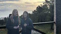 Fabiola Garc�a y Mar�a Sampedro visitaron la parcela donde est� previsto construir la residencia de mayores.