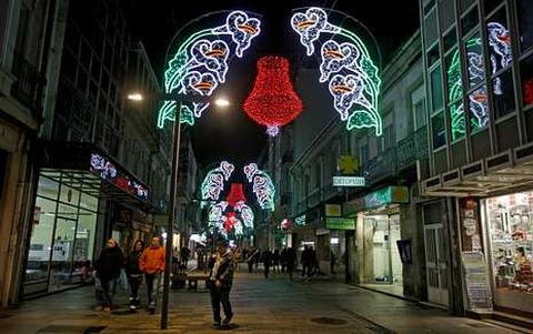 El alumbrado navide�o se encender� hoy a las nueve de la noche en las calles de Vilagarc�a.