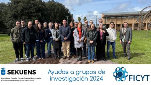 Alguno de los miembros del Grupo AIDA, en el Campus de la Universidad de Oviedo en Gij�n