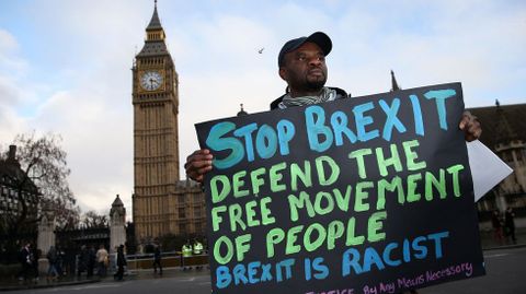 Un manifestante en contra del �Brexit� en los alrededores del parlamento.