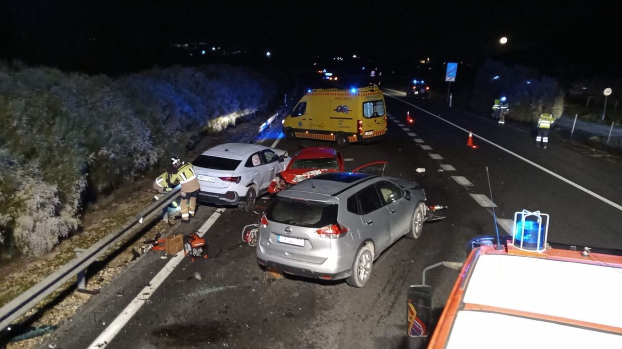 Un conductor en sentido contrario provoca un accidente múltiple con dos muertos en Caravaca de la Cruz, en Murcia