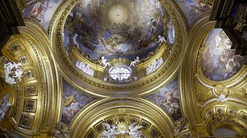 Iluminaci�n de la Capilla del Palacio Real.
