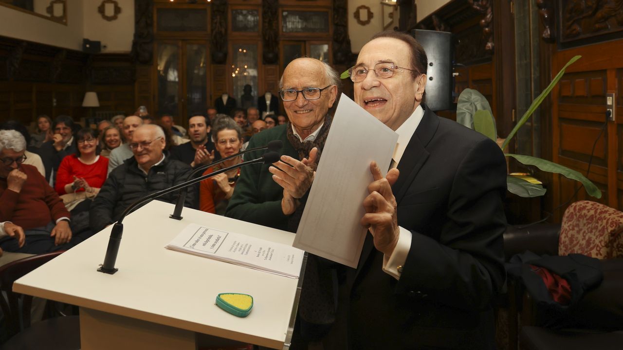 Juan David Nasio recibe el Premio de Ensaio del Casino de Santiago