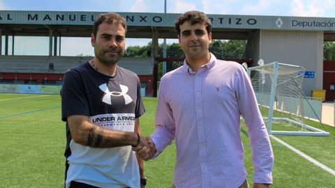 Miguel de Valle junto al presidente del Lal�n, Guillermo Fern�ndez.