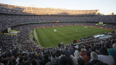 El Camp Nou se llen, con ms de 92.000 espectadores, para la fase final 