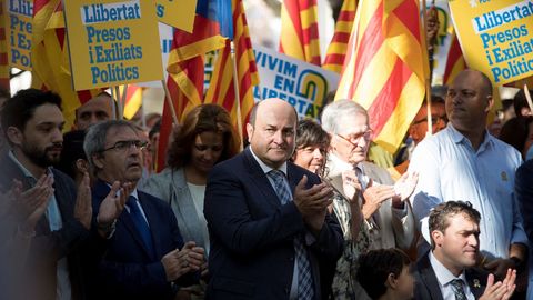 El presidente del PNV, Andoni Ortuzar, particip� tambi�n en la ofrenda floral. 
