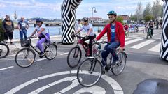 Participantes en la anterior edici�n de la Festa da Bicicleta de Cambados 