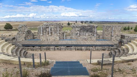Teatro romano del yacimiento de Regina Turdulorum, ciudad romana ubicada en Casas de Reina (Badajoz)