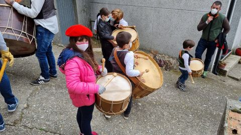 Desfile de entroido en Vilario de Conso