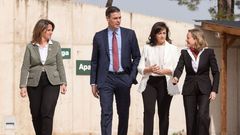 La mitad del Ejecutivo, en Logroo. El presidente Pedro Snchez y la presidenta del Gobierno de La Rioja, Concha Andreu, entre las vicepresidentas Teresa Ribera y Nadia Calvio, ayer con motivo de la reunin de la Comisin Delegada para el Reto Demogrfico