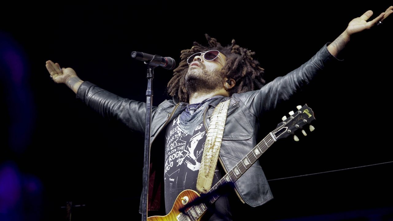 De Lenny Kravitz a Rosalía: los famosos que sí (y no) se alojaron en el NH  Collection Finisterre de A Coruña