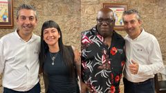 Fatima Hajji y Carl Cox con Antonio �lvarez del restaurante Celeiro