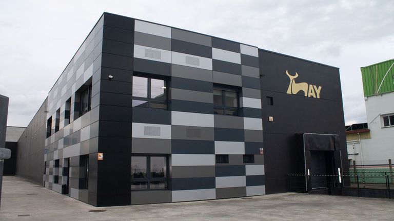 Nuevas instalaciones de C�rnicas Nay en el pol�gono industrial de O Reboredo, en Monforte