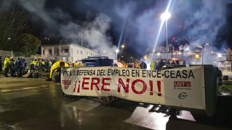 ENCE inicia una huelga de una semana por el ERE en la f�brica de Navia