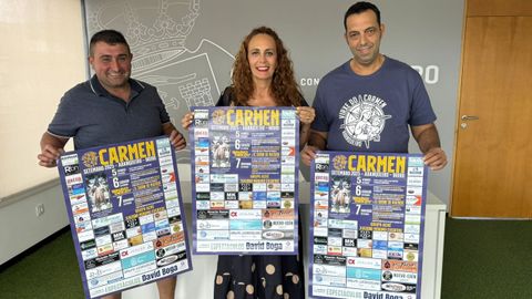 Mara Outeiral (en el centro) acompa a Vctor Rey y Jos Manuel Dieste en la presentacin