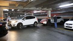 En el subterr�neo de la alameda del Carb�n. Los abonos para residentes ser�n v�lidos �nicamente para uno de los dos aparcamientos del mercado, al que se accede por Irmandi�os.