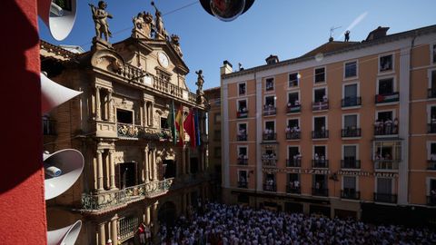 Ayuntamiento de Pamplona en momentos previos al chupinazo