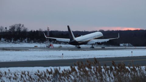 El avi�n en el que viaja Nicol�s Maduro