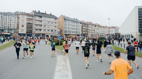 Miles de corredores participaron en la San Marti�o.