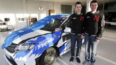 Javier e Iv�n Bouza, en la presentaci�n de su Dacia de esta temporada