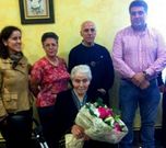 Las centenarias Aurora Garc�a (izquierda) y Florinda Novoa recibieron las felicitaciones de sus Concellos