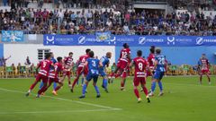 Samu, delantero del Recreativo Granada, salta durante una accin del partido