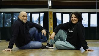 �El Ruise�or somos dos�, recalca Susana Crespo, que quiso posar con el cofundador de la compa��a, Fernando Moares, que se ocupa de la parte t�cnica y el montaje, pero tambi�n es actor.