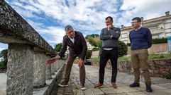 Telmo Mart�n se�ala que la actual balaustrada del final de Silgar es un riesgo para los ni�os peque�os, que se pueden colar por la barandilla y precipitarse por el acantilado