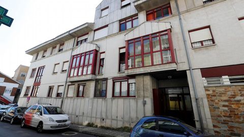 nmueble donde una mujer de 29 a�os ha sido asesinada, al parecer con un arma blanca, supuestamente por su marido, de 51 a�os, que despu�s se ha suicidado en su vivienda de La Caridad, en el concejo asturiano de El Franco.