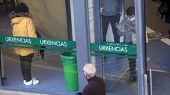 Entrada al servicio de urgencias del hospital Montecelo, en Pontevedra. Este lunes hay 52 pacientes covid en planta y 13 cr�ticos en uci