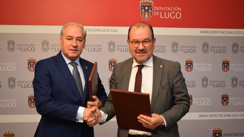 Tom y Lpez, de izquierda a derecha, en la firma de un nuevo convenio de colaboracin.