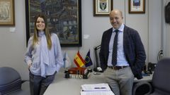 Rosala Surez, con su padre Juan Bautista Surez, interventor en la Diputacin de Corua, y que fue su preparador