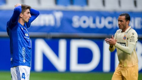 Edgar Raul De Tomas Real Oviedo Espanyol Carlos Tartiere.Edgar se lamenta de una ocasi�n de gol ante el Espanyol