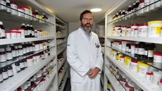 Ram�n S�ez, farmac�utico.