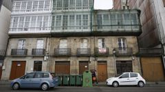 La familia L�pez N�cega construy� un hotel con tres edificios; a la venta est� actualmente el de la derecha. 