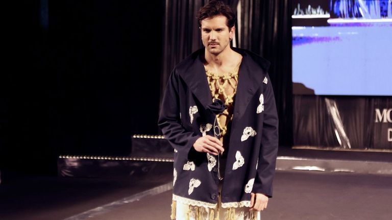 Viernes Santo en la Mostra do Encaixe de Camari�as: algunas im�genes