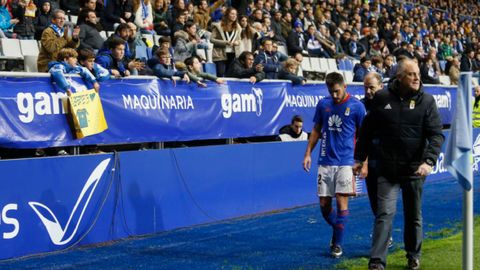 Diegui Johannesson lesion Carlos Tartiere Real Oviedo Numancia Horizontal.Diegui abandona el c�sped tras su lesion ante el Numancia